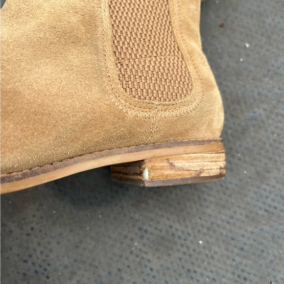 Toms Ella Toffee Suede Booties | size 8 - Picture 8 of 9